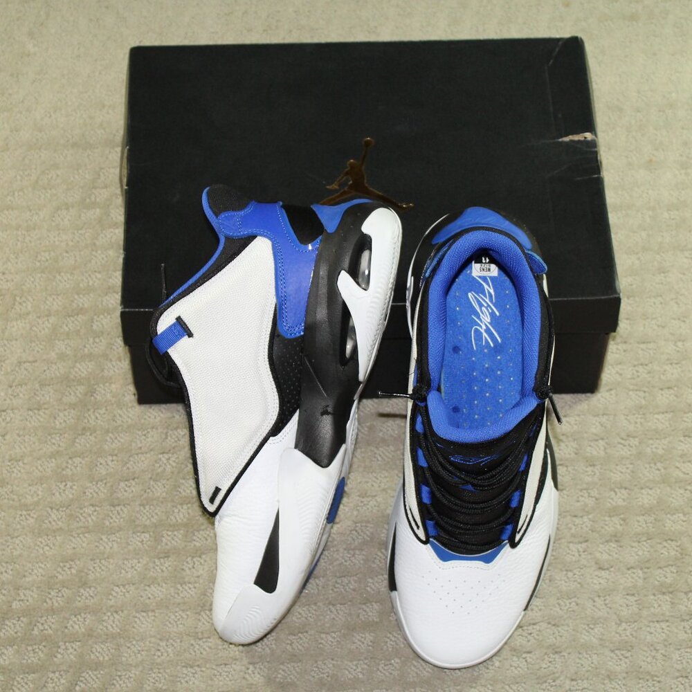 New IOB Jordan Max Aura 4 Men's Size 13 White Black Hyper Royal High Top Bas…